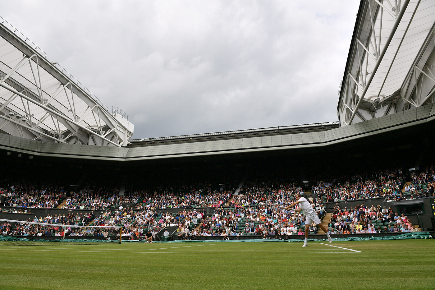 Centre Court: Nishikori vs. Benneteau - The Championships, Wimbledon ...