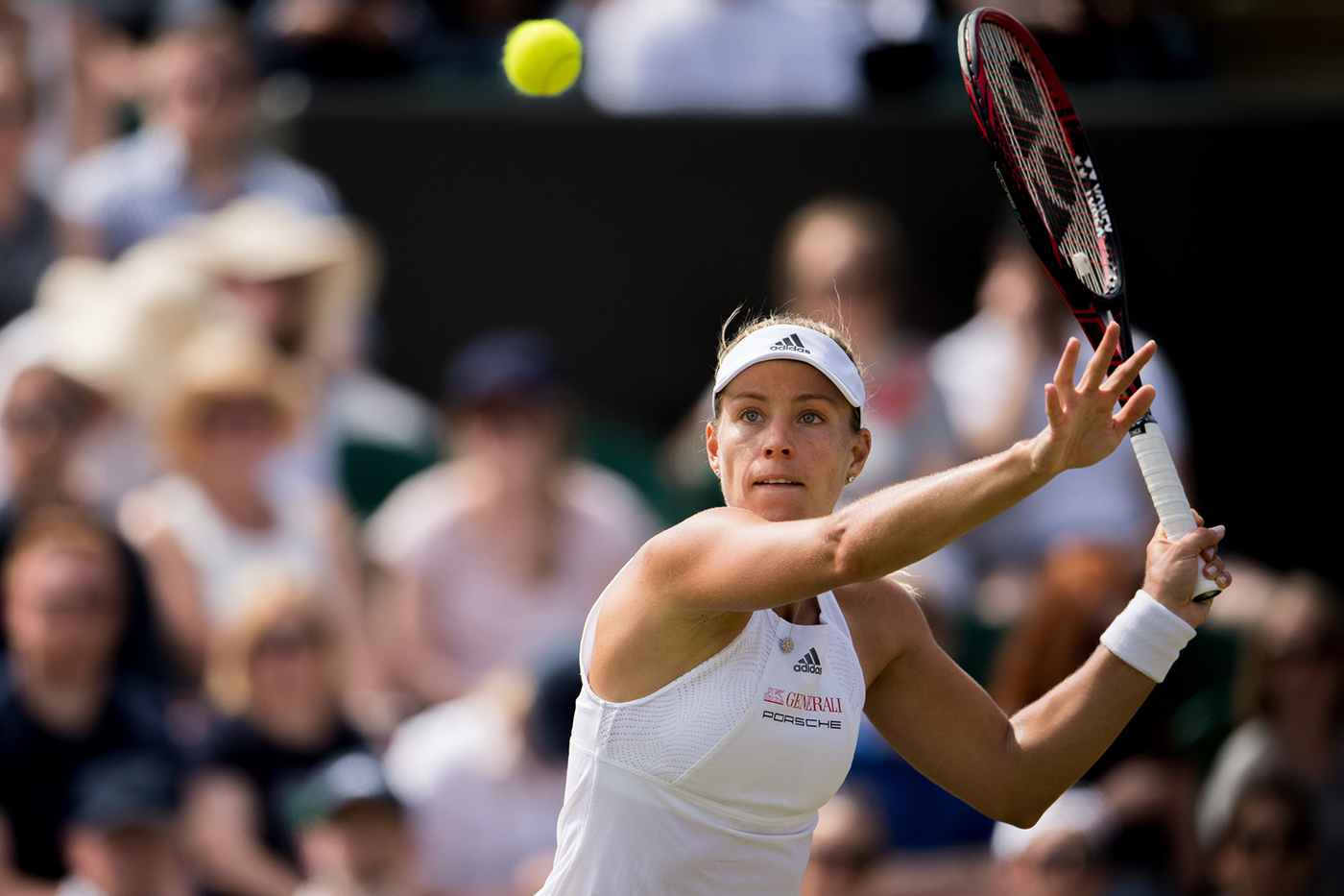 Kerber defeats Rogers in three - The Championships, Wimbledon ...