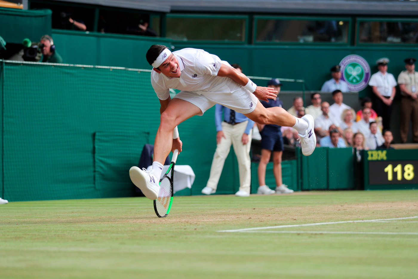 Federer Defeats Raonic - 100th Match At Wimbledon - The Championships ...